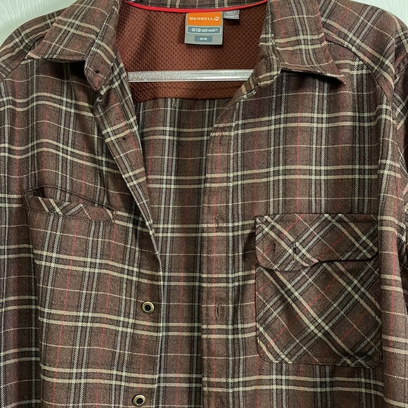 Merrell Long Sleeves Plaid Opti-Wick Button Up shirt size M - Picture 6 of 11